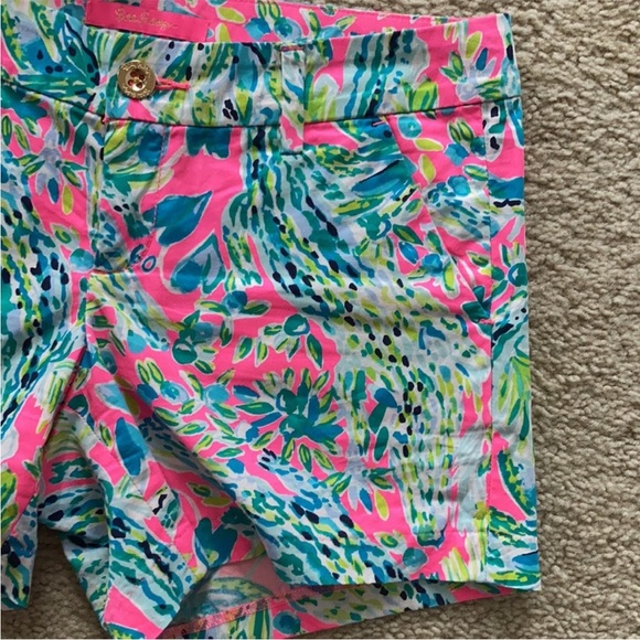 Lilly Pulitzer Callahan Short in Multi Snap Back - Picture 2 of 4